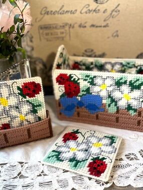 Vintage white red strawberries flowers coaster & organizer table caddy set